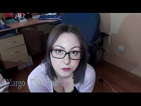 ❤️ Seksi djevojka s naočalama duboko siše dildo na kameri ❤ Porno kod nas ❤